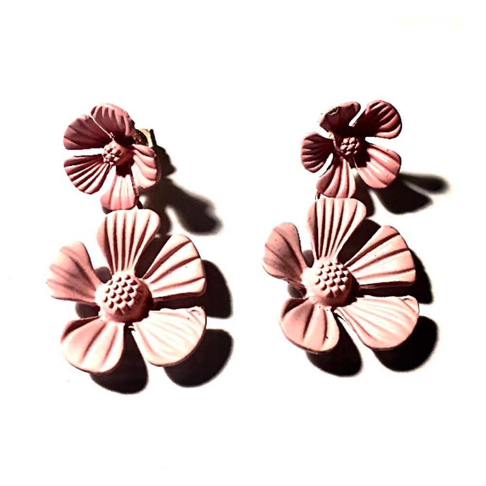 NWT Daisy Drop Statement Earrings in Warm Pink - Picture 5 of 5